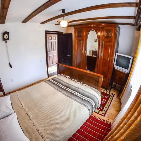 Casa Veche 3* Măldăreşti